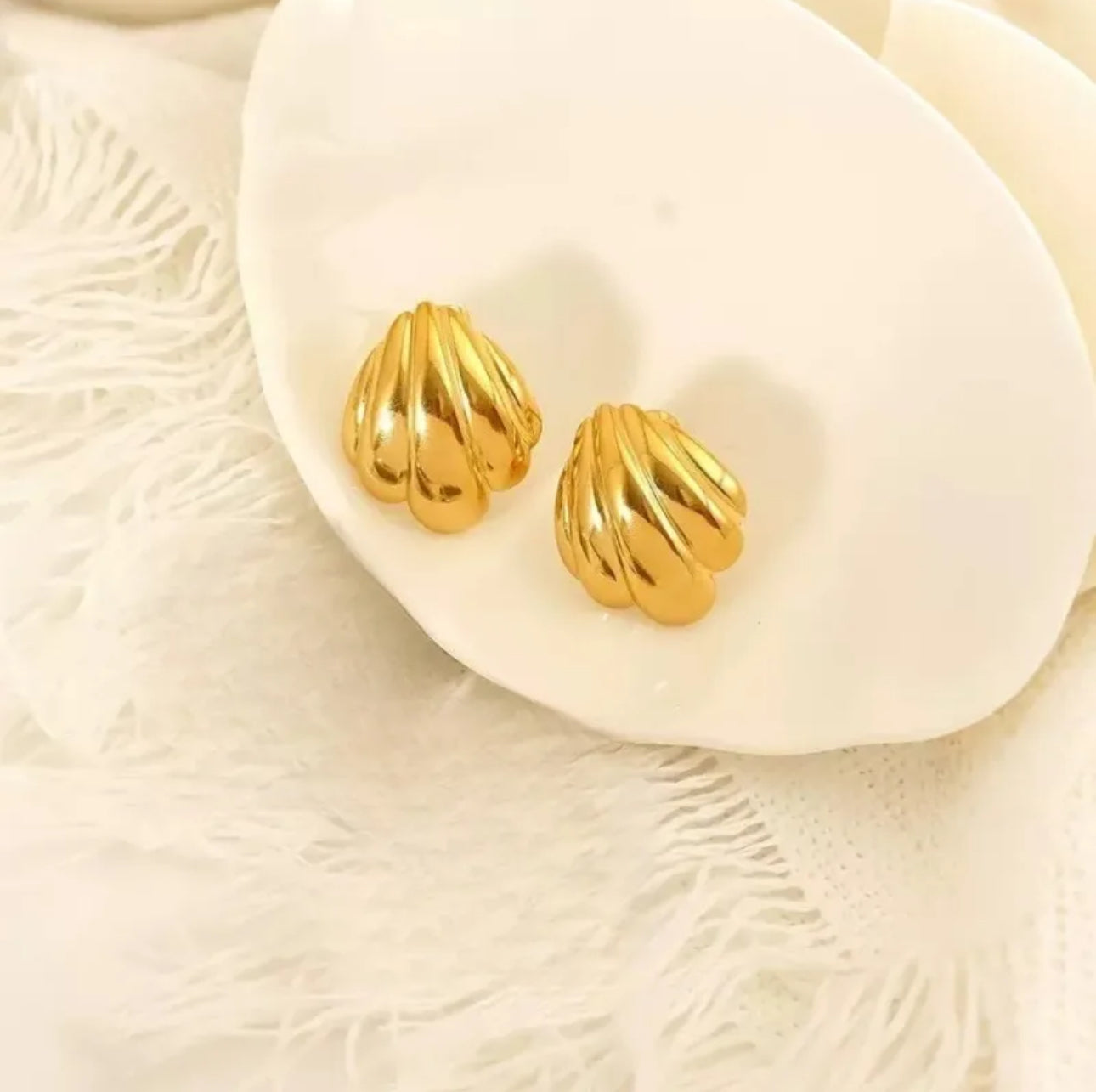 Simple Vacation Stud Earrings